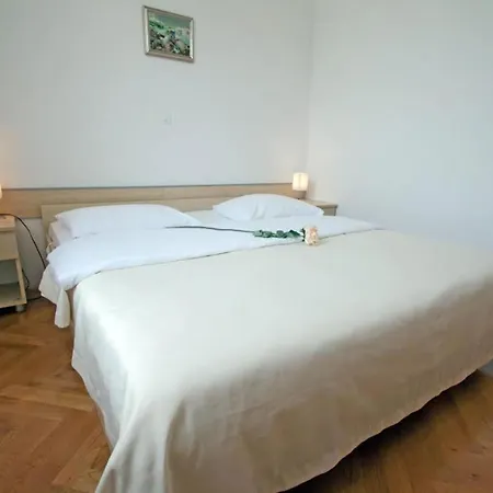 Beachfront Tamarix Appartamento