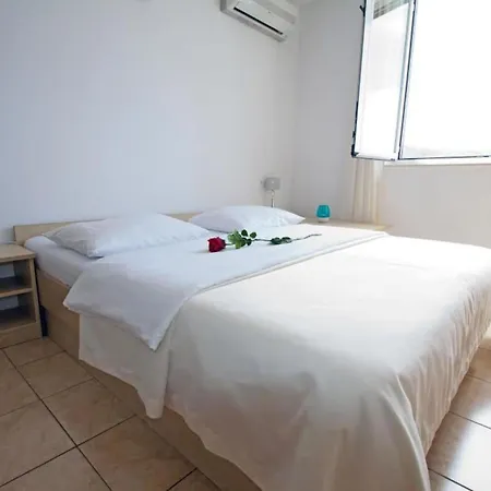 Διαμέρισμα Beachfront Tamarix Posedarje